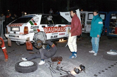 Asistencia del Equipo Lancia Rally Team Austria en el 8º Marlboro Rally de Argentina 1988
En el Lancia Delta Integrale (TO 60996F) de Franz Wittmann - Jorg Pattermann, clasificado 3º.

8º Marlboro Rally de Argentina 1988. Subaru RX Turbo (CA-8635). Clasificado 5º.

Del 2 al 6 de Agosto, Buenos Aires, Córdoba, Argentina.
Superficie: tierra.

El Rally tenia un total de 2141.41 Km de los que 583.60 Km divididos en 29 tramos eran especiales.

Se inscribieron 81 equipos, tomaron la salida 81, finalizaron 21.@
Palabras clave: ;Lancia;Delta;Integrale;Argentina;1988;Asistencias
