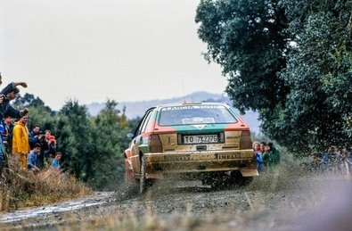 Dario Cerrato - Giuseppe Cerri
30º Rallye Sanremo - Rallye d'Italia 1988. Lancia Delta Integrale (TO 74227G). Clasificado 3º.

Del 10 al 14 de Octubre, Sanremo, Liguria, Imperia, Italia.
Superficie: asfalto - tierra.

El Rally tenia un total de 2453.87 km de los que 564.96 Km divididos en 43 tramos eran especiales (4 de ellos fueron cancelados SS6 Superspeciale 2 de 2.18 Km, SS11 Tignai de 12.17 Km, SS13 Lanzo 2 de 6.38 Km y SS38 Angua 2 de 12.37 Km).

Se inscribieron 124 equipos, tomaron la salida 124, finalizaron 55.@
Palabras clave: Dario_Cerrato;Sanremo;Italia;Lancia;Delta;Integrale;1988