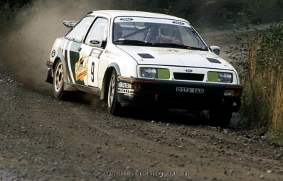 Didier Auriol - Bernard Occelli
38º 1000 Lakes Rally 1988. Ford Sierra RS Cosworth (D372 TAR). Clasificado 3º.

Del 26 al 28 de Agosto, Jyväskylä, Finlandia.
Superficie: tierra.

El Rally tenia un total de 1445.95 km de los que 496.32 km divididos en 39 tramos, eran especiales.

Se inscribieron 200 equipos, tomaron la salida 195, finalizaron 84.

© Istvan Keller
@
Palabras clave: Didier_Auriol;Ford;Sierra;RS;Cosworth;Finlandia;1988;