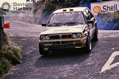 Fabrizio Tabaton - Luciano Tedeschini
26º Tudor Webasto Manx International Rally 1988. Lancia Delta Integrale (TO 54902H). Clasificado 4º.

Del 14 al 16 de Septiembre, Douglas, Isla de Man.
Superficie: asfalto.

El Rally tenía un total de 393.50 Km cronometrados divididos en 40 tramos especiales (uno de ellos fue cancelado SS22 Orrisdale).

Tomaron la salida 106 equipos, finalizaron 61.@
Palabras clave: Fabrizio_Tabaton;Luciano_Tedeschini;Manx_International;Lancia;Delta;Integrale;1988