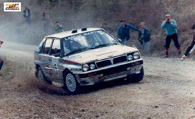 Markku Alen - Ilkka Kivimaki
30º Rallye Sanremo - Rallye d'Italia  1988. Lancia Delta Integrale (TO 89094H). Clasificado 4º.

Del 10 al 14 de Octubre, Sanremo, Liguria, Imperia, Italia.
Superficie: asfalto - tierra.

El Rally tenia un total de 2453.87 km de los que 564.96 Km divididos en 43 tramos eran especiales (4 de ellos fueron cancelados SS6 Superspeciale 2 de 2.18 Km, SS11 Tignai de 12.17 Km, SS13 Lanzo 2 de 6.38 Km y SS38 Angua 2 de 12.37 Km).

Se inscribieron 124 equipos, tomaron la salida 124, finalizaron 55.@
Palabras clave: Markku_Alen;Sanremo;Italia;Lancia;Delta;Integrale;1988