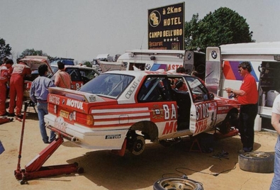 Asistencia en el 32º Tour de Corse - Rallye de France del Equipo Bastos Motul BMW
En el BMW M3 E30 (FXI 318) de François Chatriot - Michel Perin, clasificado 4º.

Del 3 al 6 de Mayo, Ajaccio, Córcega, Francia.
Superficie: asfalto.

El Rally tenia un total de 1333.00 km de los que 622.84 km divididos en 30 tramos eran especiales.

Se inscribieron 93 equipos, tomaron la salida 93, finalizaron 42.@
Palabras clave: ;BMW;M3;Corse;Corcega;1988;Asistencias