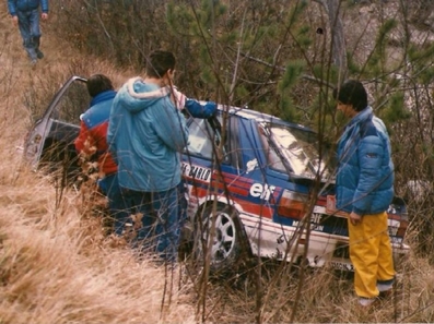 Alain Oreille - Jean-Marc Andrié
56º Rallye Automobile de Monte-Carlo 1988. Renault 11 Turbo (4115 SG 84). Clasificado 4º.

Del 16 al 21 de Enero, Monte Carlo.
Superficie: asfalto - nieve.

El Rally tenia un total de 3052.9 km de los que 624.16 km divididos en 26 tramos eran especiales.

Se inscribieron 181 equipos, tomaron la salida 169, finalizaron 109.@
Palabras clave: Renault;Montecarlo;1988;crash
