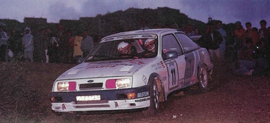 Carlos Sainz Cenamor - Luís Rodríguez Moya
30º Rallye Sanremo - Rallye d'Italia 1988. Ford Sierra RS Cosworth, (D373 TAR). Clasificado 5º.

Del 10 al 14 de Octubre, Sanremo, Liguria, Imperia, Italia.
Superficie: asfalto - tierra.

El Rally tenia un total de 2453.87 km de los que 564.96 Km divididos en 43 tramos eran especiales (4 de ellos fueron cancelados SS6 Superspeciale 2 de 2.18 Km, SS11 Tignai de 12.17 Km, SS13 Lanzo 2 de 6.38 Km y SS38 Angua 2 de 12.37 Km).

Se inscribieron 124 equipos, tomaron la salida 124, finalizaron 55.@
Palabras clave: ;Luis_Moya;Ford;Sierra;Cosworth;Sanremo;Italia;1988