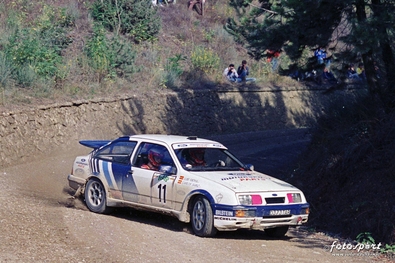 Carlos Sainz Cenamor - Luís Rodríguez Moya
30º Rallye Sanremo - Rallye d'Italia 1988. Ford Sierra RS Cosworth, (D373 TAR). Clasificado 5º.

Del 10 al 14 de Octubre, Sanremo, Liguria, Imperia, Italia.
Superficie: asfalto - tierra.

El Rally tenia un total de 2453.87 km de los que 564.96 Km divididos en 43 tramos eran especiales (4 de ellos fueron cancelados SS6 Superspeciale 2 de 2.18 Km, SS11 Tignai de 12.17 Km, SS13 Lanzo 2 de 6.38 Km y SS38 Angua 2 de 12.37 Km).

Se inscribieron 124 equipos, tomaron la salida 124, finalizaron 55.@
Palabras clave: ;Luis_Moya;Ford;Sierra;Cosworth;Sanremo;Italia;1988