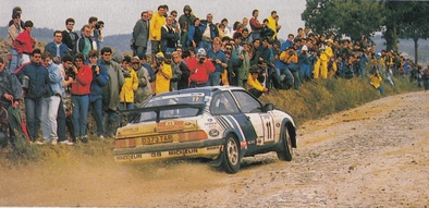 Carlos Sainz Cenamor - Luís Rodríguez Moya
30º Rallye Sanremo - Rallye d'Italia 1988. Ford Sierra RS Cosworth, (D373 TAR). Clasificado 5º.

Del 10 al 14 de Octubre, Sanremo, Liguria, Imperia, Italia.
Superficie: asfalto - tierra.

El Rally tenia un total de 2453.87 km de los que 564.96 Km divididos en 43 tramos eran especiales (4 de ellos fueron cancelados SS6 Superspeciale 2 de 2.18 Km, SS11 Tignai de 12.17 Km, SS13 Lanzo 2 de 6.38 Km y SS38 Angua 2 de 12.37 Km).

Se inscribieron 124 equipos, tomaron la salida 124, finalizaron 55.@
Palabras clave: ;Luis_Moya;Ford;Sierra;Cosworth;Sanremo;Italia;1988