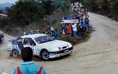 Carlos Sainz Cenamor - Luís Rodríguez Moya
30º Rallye Sanremo - Rallye d'Italia 1988. Ford Sierra RS Cosworth, (D373 TAR). Clasificado 5º.

Del 10 al 14 de Octubre, Sanremo, Liguria, Imperia, Italia.
Superficie: asfalto - tierra.

El Rally tenia un total de 2453.87 km de los que 564.96 Km divididos en 43 tramos eran especiales (4 de ellos fueron cancelados SS6 Superspeciale 2 de 2.18 Km, SS11 Tignai de 12.17 Km, SS13 Lanzo 2 de 6.38 Km y SS38 Angua 2 de 12.37 Km).

Se inscribieron 124 equipos, tomaron la salida 124, finalizaron 55.

Foto 1 de 2
@
Palabras clave: ;Luis_Moya;Ford;Sierra;Cosworth;Sanremo;Italia;1988