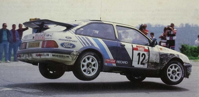 Carlos Sainz Cenamor - Lui­s Moya
32º Tour de Corse - Rallye de France 1988. Ford Sierra RS Cosworth (D323 TVW). Clasificado 5º.

Del 3 al 6 de Mayo, Ajaccio, Córcega, Francia.
Superficie: asfalto.

El Rally tenia un total de 1333.00 km de los que 622.84 km divididos en 30 tramos eran especiales.

Se inscribieron 93 equipos, tomaron la salida 93, finalizaron 42.@
Palabras clave: ;Luis_Moya;Ford;Sierra;RS;Cosworth;Corcega;1988;Corse