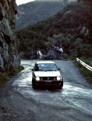 Josep Arqué - Alex Romaní
24º Rallye Catalunya-Costa Brava 1988. Volkswagen Golf II GTi 16V. Clasificado 5º.

Del 12 al 13 de Febrero, Lloret de Mar, Girona, Catalunya, España
Superficie: asfalto - tierra.

El Rally tenia 416.35 km cronometrados divididos en 26 tramos.

Tomaron la salida 110 equipos, finalizaron 42.

© Joan Al en SS Osor
@
Palabras clave: ;Catalunya;Costa_Brava;Volkswagen;Golf;GTi;1988;Spain;España