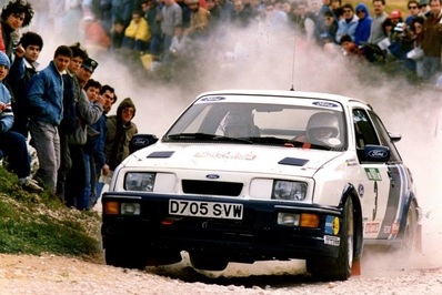 Stig Blomqvist - Benny Melander
22º Rallye de Portugal - Vinho do Porto 1988. Ford Sierra RS Cosworth (D705 SVW). Clasificado 5º.

Del 1 al 5 de Marzo, Estoril, Portugal.
Superficie: asfalto - tierra.

El Rally tenia un total de 2105.42 km de los que 588.70 km divididos en 37 tramos eran especiales.

Tomaron la salida 99 equipos, finalizaron 35.@
Palabras clave: Stig_Blomqvist;Ford;Sierra;Cosworth;Portugal;1988