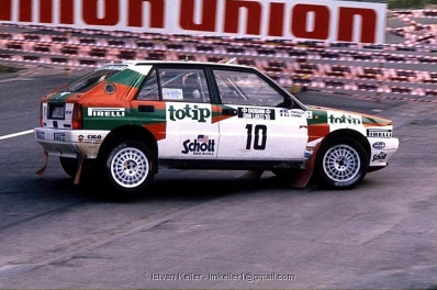 Alex Fiorio - Luigi Pirollo
38º 1000 Lakes Rally 1988. Lancia Delta Integrale (TO 66645H). Clasificado 7º.

Del 26 al 28 de Agosto, Jyväskylä, Finlandia.
Superficie: tierra.

El Rally tenia un total de 1445.95 km de los que 496.32 km divididos en 39 tramos, eran especiales.

Se inscribieron 200 equipos, tomaron la salida 195, finalizaron 84.

© Istvan Keller
@
Palabras clave: ;Lancia;Delta;Integrale;Finlandia;1988;