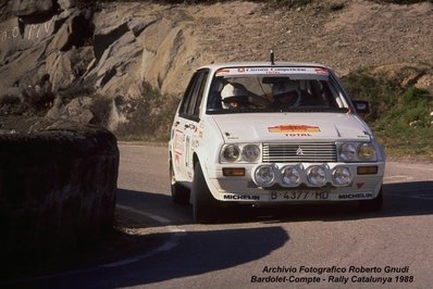 Mía Bardolet - Pilar Compte
24º Rallye Catalunya-Costa Brava 1988. Citröen Visa GTI. Clasificado 7º.
SS La Trona.

Del 12 al 13 de Febrero, Lloret de Mar, Girona, Catalunya, España
Superficie: asfalto - tierra.

El Rally tenia 416.35 km cronometrados divididos en 26 tramos.

Tomaron la salida 110 equipos, finalizaron 42.

© Roberto Gnudi
@
Palabras clave: Mia_Bardolet;Citroen;Visa;GTI;Catalunya;Costa_Brava;1988;Spain;España