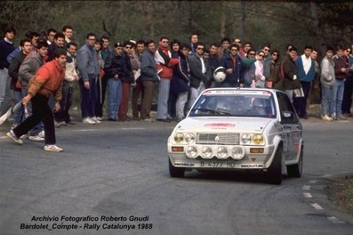 Mia Bardolet - Pilar Compte
24º Rallye Catalunya-Costa Brava 1988. Citröen Visa GTI (B-4377-HD). Clasificado 7º.

Del 12 al 13 de Febrero, Lloret de Mar, Girona, Catalunya, España
Superficie: asfalto - tierra.

El Rally tenia 416.35 km cronometrados divididos en 26 tramos.

Tomaron la salida 110 equipos, finalizaron 42.

© Roberto Gnudi
@
Palabras clave: Mia_Bardolet;Citroen;Visa;GTI;Catalunya;Costa_Brava;1988;Spain;España