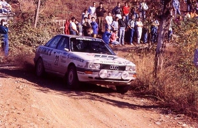Paola de Martini - Umberta Gibellini
30º Rallye Sanremo - Rallye d'Italia  1988. Audi 90 Quattro (33640). Clasificado 9º.

Del 10 al 14 de Octubre, Sanremo, Liguria, Imperia, Italia.
Superficie: asfalto - tierra.

El Rally tenia un total de 2453.87 km de los que 564.96 Km divididos en 43 tramos eran especiales (4 de ellos fueron cancelados SS6 Superspeciale 2 de 2.18 Km, SS11 Tignai de 12.17 Km, SS13 Lanzo 2 de 6.38 Km y SS38 Angua 2 de 12.37 Km).

Se inscribieron 124 equipos, tomaron la salida 124, finalizaron 55.@
Palabras clave: ;Audi;Quattro;Sanremo;Italia;1988;Mujeres;Womens