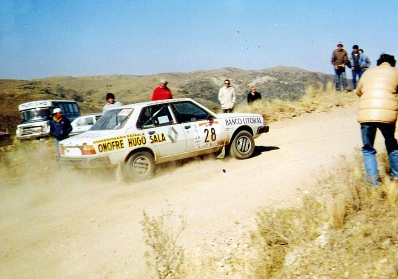 Alejandro Sala - Carlos Minardi
8º Marlboro Rally de Argentina 1988. Renault 18 GTX. Clasificado 17º.

Del 2 al 6 de Agosto, Buenos Aires, Córdoba, Argentina.
Superficie: tierra.

El Rally tenia un total de 2141.41 Km de los que 583.60 Km divididos en 29 tramos eran especiales.

Se inscribieron 81 equipos, tomaron la salida 81, finalizaron 21.@
Palabras clave: Renault;GTX;Argentina;1988