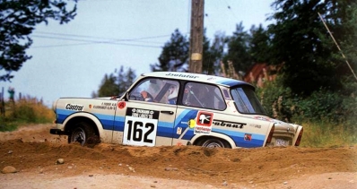 Frank Ficker - Rainer Leonhardt
38º 1000 Lakes Rally 1988. Trabant P800 RS (TYA 9-87). Clasificado 63º.

Del 26 al 28 de Agosto, Jyväskylä, Finlandia.
Superficie: tierra.

El Rally tenia un total de 1445.95 km de los que 496.32 km divididos en 39 tramos, eran especiales.

Se inscribieron 200 equipos, tomaron la salida 195, finalizaron 84.@
Palabras clave: Trabant;RS;Finlandia;1988