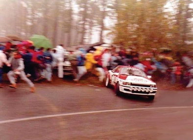 Juha Kankkunen - Juha Piironen
30º Rallye Sanremo - Rallye d'Italia 1988. Toyota Celica GT-4 -ST165- (K-AM 5540). Abandonó por accidente en SS7 Lanzo 1 de 6.38 km.

Del 10 al 14 de Octubre, Sanremo, Liguria, Imperia, Italia.
Superficie: asfalto - tierra.
 
El Rally tenia un total de 2453.87 km de los que 564.96 Km divididos en 43 tramos eran especiales (4 de ellos fueron cancelados SS6 Superspeciale 2 de 2.18 Km, SS11 Tignai de 12.17 Km, SS13 Lanzo 2 de 6.38 Km y SS38 Angua 2 de 12.37 Km).

Se inscribieron 124 equipos, tomaron la salida 124, finalizaron 55.@
Palabras clave: ;Toyota;Celica;ST165;Sanremo;Italia;1988
