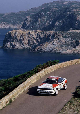 Juha Kankkunen - Juha Piironen
32º Tour de Corse - Rallye de France 1988. Toyota Celica GT-4 -ST165- (K-AM 3787). Abandonó por motor en SS22 Notre Dame de la Serra - Pont du Fango de 28.77 km.

Debut Oficial en el Campeonato del Mundo de Rallyes del Toyota Celica GT-4 (ST165).

Del 3 al 6 de Mayo, Ajaccio, Córcega, Francia.
Superficie: asfalto.

El Rally tenia un total de 1333.00 km de los que 622.84 km divididos en 30 tramos eran especiales.

Se inscribieron 93 equipos, tomaron la salida 93, finalizaron 42.@
Palabras clave: ;Juha_Piironen;Toyota;Celica;GT-4;ST165;Corcega;1988;Corse