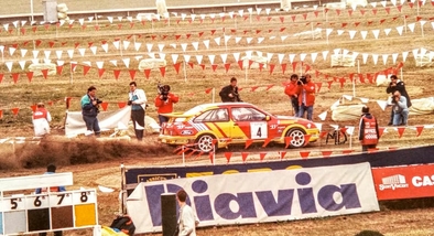 Didier Auriol - Bernard Occelli
30º Rallye Sanremo - Rallye d'Italia 1988. Ford Sierra RS Cosworth (D372 TAR). Abandonó por accidente en SS10 Colle del Lis 1 de 20.98 km.

Del 10 al 14 de Octubre, Sanremo, Liguria, Imperia, Italia.
Superficie: asfalto - tierra.

El Rally tenia un total de 2453.87 km de los que 564.96 Km divididos en 43 tramos eran especiales (4 de ellos fueron cancelados SS6 Superspeciale 2 de 2.18 Km, SS11 Tignai de 12.17 Km, SS13 Lanzo 2 de 6.38 Km y SS38 Angua 2 de 12.37 Km).

Se inscribieron 124 equipos, tomaron la salida 124, finalizaron 55.@
Palabras clave: Didier_Auriol;Ford;Sierra;Cosworth;Sanremo;1988