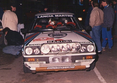 Yves Loubet - Jean-Bernard Vieu
56º Rallye Automobile de Monte-Carlo 1988. Lancia Delta HF 4WD TO-74250G). Abandonó por salida de pista en SS14 Puimichel de 12.00 km.

Del 16 al 21 de Enero, Monte-Carlo.
Superficie: asfalto - nieve.

El Rally tenia un total de 3052.9 km de los que 621.00 km divididos en 26 tramos, eran especiales.

Se inscribieron 181 equipos, tomaron la salida 169, finalizaron 109.@
Palabras clave: Yves_Loubet;Delta;Lancia;Montecarlo;1988;parque_cerrado
