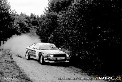 Patrick Snijers - Dany Colebunders
13º Rally Van Looi 1989. Toyota Celica GT-4 -ST165- (K-AM 4135). Clasificado 1º.

Del 30 de Septiembre al 1 de Octubre, Tessenderlo, Bélgica.

Superficie: asfalto y grava

El Rally tenia un total de 260.7 km cronometrados divididos en 33 tramos especiales.

Tomaron la salida 55 equipos, finalizaron 35.@
Palabras clave: Patrick_Snijers;Toyota;Celica;ST165;Belgica;Rally_Van_Looi;1989