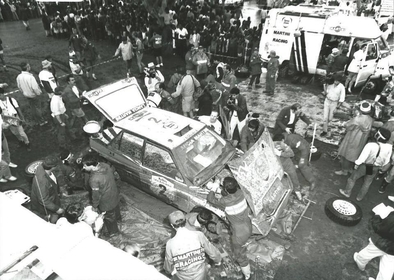 Asistencia del Equipo Martini Lancia en el 37º Safari Rally 1989
En el Lancia Delta Integrale de Miki Biasion - Tiziano Siviero, clasificado 1º.
El Rally tenia un total de 4538.8 km con 85 controles horarios.
Tomaron la salida 57 equipos, finalizaron 13.@
Palabras clave: Miki_Biasion;Lancia;Delta;Integrale;Safari;1989;Asistencias