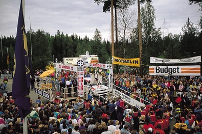 Mikael Ericsson - Claes Billstam
39º 1000 Lakes Rally 1989. Mitsubishi Galant VR-4 (E647 JNO). Clasificado 1º.

Del 25 al 27 de Agosto, Jyväskylä, Finlandia.
Superficie: grava / tierra.

El Rally tenia un total de 1447.34 Km de los que 507.83 Km divididos en 43 tramos eran especiales.

Se inscribieron 200 equipos, tomaron la salida 189, finalizaron 69.@
Palabras clave: ;Mitsubishi;Galant;VR-4;Finlandia;1989;Finlandia