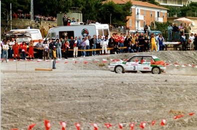 Alex Fiorio - Luigi Pirollo
31º Rallye Sanremo - Rallye d'Italia 1989. Lancia Delta Integrale (TO 62124). Clasificado 2º.

Del 8 al 12 de Octubre, Sanremo, Liguria, Imperia, Italia.
Superficie: asfalto - tierra.

El Rally tenia un total de 2086.19 km de los que 544.20 km divididos en 34 tramos eran especiales.

Tomaron la salida 107 equipos, finalizaron 34.@
Palabras clave: Lancia;Delta;Integrale;Sanremo;1989