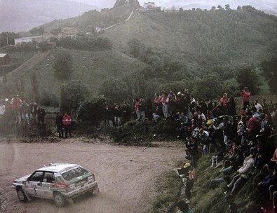 Alex Fiorio - Luigi Pirollo
31º Rallye Sanremo - Rallye d'Italia 1989. Lancia Delta Integrale (TO 62124). Clasificado 2º.

Del 8 al 12 de Octubre, Sanremo, Liguria, Imperia, Italia.
Superficie: asfalto - tierra.

El Rally tenia un total de 2086.19 km de los que 544.20 km divididos en 34 tramos eran especiales.

Tomaron la salida 107 equipos, finalizaron 34.@
Palabras clave: Lancia;Delta;Integrale;Sanremo;1989