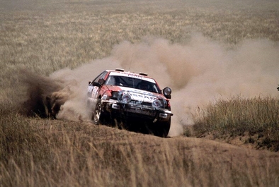 Mike Kirkland - Robin Nixon
37º Marlboro Safari Rally 1989. Nissan 200 SX. Clasificado 2º.

Del 23 al 27 de Marzo, Nairobi.
Superficie: tierra.

El Rally tenia un total de 4538.8 km con 85 controles horarios.

Tomaron la salida 57 equipos, finalizaron 13.@
Palabras clave: ;Nissan;Safari;1989