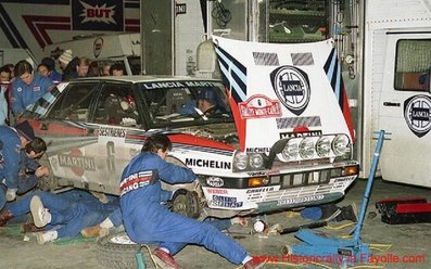 Asistencia del Equipo Martini Lancia en el 57º Rallye Automobile de Monte-Carlo 1989
En el Lancia Delta Integrale (TO 70780L) de Didier Auriol - Bernard Occelli, Clasificado 2º.

Del 21 al 26 de Enero, Monte-Carlo.
Superficie: asfalto - nieve.

El Rally tenia un total de 2872.82 km, de los que 613.25 km, divididos en 24 tramos, eran especiales.

Tomaron la salida 172 equipos, finalizaron 83.@
Palabras clave: Didier_Auriol;Bernard_Occelli;Lancia;Delta;Integrale;Montecarlo;1989;Asistencias