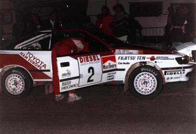 Carlos Sainz Cenamor - Luis Moya
31º Rallye Sanremo - Rallye d'Italia 1989. Toyota Celica GT-4 -ST165- (K-AM 6132). Clasificado 3º.

Del 8 al 12 de Octubre, Sanremo, Liguria, Imperia, Italia.
Superficie: asfalto - tierra.

El Rally tenia un total de 2086.19 km de los que 544.20 km divididos en 34 tramos eran especiales.

Tomaron la salida 107 equipos, finalizaron 34.@
Palabras clave: Toyota;Celica;Sanremo;1989