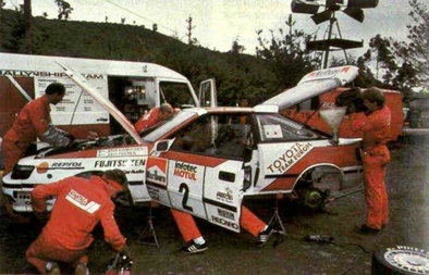 Asistencia en el 33º Tour de Corse - Rallye de France 1989 del Equipo Toyota Team Europe
En el Toyota Celica GT-4 -ST165- (K-AM 6009) de Juha Kankkunen - Juha Piironen. Clasificados 3º.

Del 23 al 26 de Abril, Ajaccio, Córcega, Francia.
Superficie: asfalto.

El Rally tenia un total de 1439.85 km de los que 628.71 km divididos en 33 tramos eran especiales.

Se inscribieron 85 equipos, tomaron la salida 79, finalizaron 39.@
Palabras clave: ;Juha_Piironen;Corse;Corcega;Toyota;Celica;ST165;1989;Asistencias