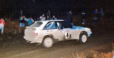 Timo Salonen - Voitto Silander
38º Lombard RAC Rally 1989. Mazda 323 4WD (GJJ-044). Clasificado 6º.

Del 19 al 23 de Noviembre, Nottingham, Inglaterra.
Superficie: tierra.

El Rally tenia un total de 3,081.99 Km de los que 603.57 Km divididos en 55 tramos eran especiales.

Se inscribieron 202 equipos, tomaron la salida 187, finalizaron 84.@
Palabras clave: Timo_Salonen;Mazda;4WD;RAC_Rally;1989;Inglaterra