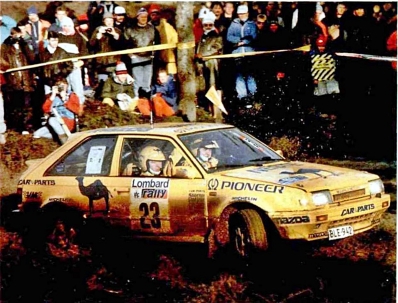 Mikael Sundstrom - Juha Repo
38º Lombard RAC Rally 1989. Mazda 323 4WD (BLE-942). Clasificado 7º.

Del 19 al 23 de Noviembre, Nottingham, Inglaterra.
Superficie: tierra.

El Rally tenia un total de 3,081.99 Km de los que 603.57 Km divididos en 55 tramos eran especiales.

Se inscribieron 202 equipos, tomaron la salida 187, finalizaron 84.@

Palabras clave: Mazda;4WD;RAC_Rally;Gran_Bretaña;1989