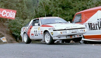 José Luí­s Rivero Fajardo - Juan José Cruz Rodrí­guez
13º Rallye El Corte Inglés 1989. Mitsubishi Starion Turbo (TF-9019-AD). Clasificado 8º.

Foto de José Manuel Nues Yanez en Salto de Ariñez.

Del 25 al 29 de Octubre, Las Palmas de Gran Canaria, España.
Suoperficie: asfalto.

El Rally tenia un total de 1188.81 km de los que 377.92 Km divididos en 31 tramos tramos eran espeviales.

Tomaron la salida 69 equipos, finalizaron 41.
@
Palabras clave: Mitsubishi;Starion;Turbo;1989;España;Spain