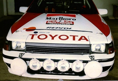 Juha Kankkunen - Juha Piironen
23º Rallye de Portugal Vinho do Porto 1989. Toyota Celica GT-4 -ST165- (K-AM 801). Abandonó por motor en SS17 Sao Lourenco de 26.40 Km..

Del 28 de Febrero al 4 de Marzo, Estoril, Portugal.
Superficie: asfalto - tierra.

El Rally tenia un total de 2153.02 km de los que 576.88 km divididos en 38 tramos eran especiales, (una de ellas fue cancelada SS18 Ponte de Lima de 16.80 Km).

Tomaron la salida 93 equipos, finalizaron 38.@
Palabras clave: ;Juha_Piironen;Toyota;Celica;ST165;Portugal;1989;Parque_Cerrado