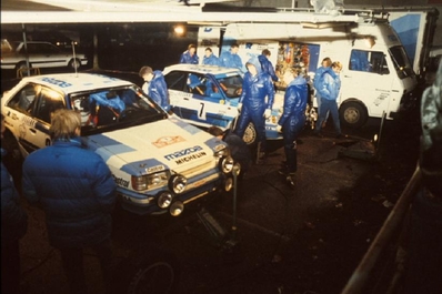 Asistencia en el 57º Rallye Automòbile Monte-Carlo 1989
En los Mazda 323 4WD de:
3# (HSR-290) de Timo Salonen - Voitto Silander, abandonó en SS4 Burzet de 45.00 Km por exceso de penalización.

7# (GVL-668) de Hannu Mikkola - Christian Geistdörfer, clasificado 4º.

Del 21 al 26 de Enero, Monte-Carlo.
Superficie: asfalto - nieve.

El Rally tenia un total de 2872.82 km, de los que 613.25 km, divididos en 24 tramos, eran especiales.

Tomaron la salida 172 equipos, finalizaron 83.@
Palabras clave: Timo_Salonen;Voitto_Silander;Mazda;4WD;Montecarlo;1989;Asistencias