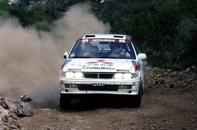 Ari Vatanen - Bruno Berglund
36º Acropolis Rally 1989. Mitsubishi Galant VR-4 (F280 MHJ). Abandonó por el turbo en SS23 Zaltsa 2 de 26,84 Km.

Del 27 de Mayo al 1 de Junio, Atenas, Grecia.
Superficie: tierra.

El Rally tenia un total de 1880.41 km de los que 588.51 km divididos en 42 tramos eran especiales.

Tomaron la salida 97 equipos, finalizaron 40.

© Jirí Marsícek
@

Palabras clave: ;Mitsubishi;Galant;VR-4;Grecia;Acropolis;1989