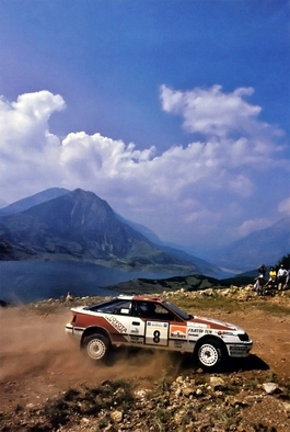 Carlos Sainz Cenamor - Luís Rodríguez Moya
36º Acropolis Rally 1989. Toyota Celica GT-4 -ST165- (K-AM 2623). Abandonó por chasis roto en SS34 Neraida de 34,74 Km.
Toyota Team Europe

Las ruedas durí­simas que Pirelli fabricó para el rally, al no contar con la mousse anti pinchazos, hicieron estragos en los chasis de los Toyota. Dichos chasis tení­an que ser soldados continuamente en las asistencias, hasta que no aguantaron más vibraciones.

Del 27 de Mayo al 1 de Junio, Atenas, Grecia.
Superficie: tierra.

El Rally tenia un total de 1880.41 km de los que 588.51 km divididos en 42 tramos eran especiales.

Tomaron la salida 97 equipos, finalizaron 40.
@
Palabras clave: ;Toyota;Celica;Grecia;Acropolis;ST165;1989