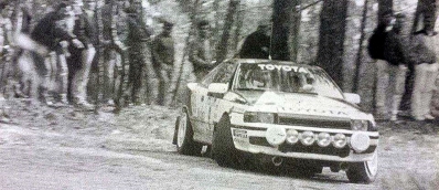 Carlos Sainz Cenamor - Luis Moya
23º Rallye de Portugal - Vinho do Porto 1989. Toyota Celica GT-4 (ST165). Abandonó por accidente en SS16 Arcos - Portela de 26.50 Km.

Del 28 de Febrero al 4 de Marzo, Estoril, Portugal.
Superficie: asfalto - tierra.

El Rally tenia un total de 2153.02 km de los que 576.88 km divididos en 38 tramos eran especiales, (una de ellas fue cancelada SS18 Ponte de Lima de 16.80 Km).

Tomaron la salida 93 equipos, finalizaron 38.@
Palabras clave: ;Toyota;Celica;ST165;Portugal;1989