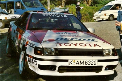 Carlos Sainz Cenamor - Luís Rodríguez Moya
33º Tour de Corse - Rallye de France 1989. Toyota Celica GT-4 -ST165- (K-AM 6320). Abandonó por motor en SS22 Casatorra - Oletta de 11.30 Km.

Del 23 al 26 de Abril, Ajaccio, Córcega, Francia.
Superficie: asfalto.

El Rally tenia un total de 1439.85 km de los que 628.71 km divididos en 33 tramos eran especiales.

Se inscribieron 85 equipos, tomaron la salida 79, finalizaron 39.@
Palabras clave: ;Luis_Moya;Corse;Corcega;Toyota;Celica;ST165;1989