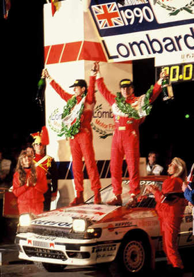 Carlos Sainz - Luís Moya
46º Lombard RAC Rally 1990. Toyota Celica GT-4 -ST165- (K-AM 7878). Clasificado 1º.

Del 25 al 28 de Noviembre, Harrogate, Yorkshire, Inglaterra.
Superficie: tierra.

El Rally tenia un total de 2358.77 Km de los que 566.27 Km divididos en 41 tramos eran especiales.

Se inscribieron 184 equipos, tomaron la salida 176, finalizaron 94.@
Palabras clave: ;Toyota;Celica;ST165;Inglaterra;RAC_Rally;1990;Personajes