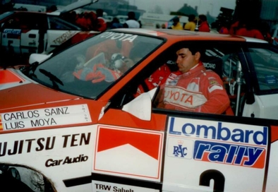 Carlos Sainz - Luís Moya
46º Lombard RAC Rally 1990. Toyota Celica GT-4 -ST165- (K-AM 7878). Clasificado 1º.

Del 25 al 28 de Noviembre, Harrogate, Yorkshire, Inglaterra.
Superficie: tierra.

El Rally tenia un total de 2358.77 Km de los que 566.27 Km divididos en 41 tramos eran especiales.

Se inscribieron 184 equipos, tomaron la salida 176, finalizaron 94.@
Palabras clave: ;Toyota;Celica;ST165;Inglaterra;RAC_Rally;1990
