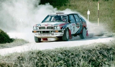 Didier Auriol - Bernard Occelli
32º Rallye Sanremo - Rallye d'Italia 1990. Lancia Delta Integrale 16V (TO 56251P). Clasificado 1º.

Del 14 al 18 de Octubre, Sanremo, Italia.
Superficie: asfalto - tierra.

El Rally tenía un total de 2236.63 km de los que 614.95 km divididos en 35 tramos eran especiales.

Tomaron la salida 104 equipos, finalizaron 47.@
Palabras clave: Didier_Auriol;Lancia;Delta;Integrale;Sanremo;1990