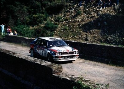 Didier Auriol - Bernard Occelli
34º Tour de Corse - Rallye de France 1990. Lancia Delta Integrale 16V (TO 85046N). Clasificado 1º.

Del 6 al 9 de Mayo, Ajaccio, Córcega, Francia.
Superficie: asfalto.

El Rally tenia un total de 1,397.18 Km de los que 602.25 Km divididos en 30 tramos, eran especiales.

Se inscribieron 97 equipos, tomaron la salida 94, finalizaron 48.@
Palabras clave: Didier_Auriol;Lancia;Delta;Integrale;Corcega;1990;Corse