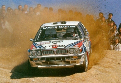Massimo (Miki) Biasion - Tiziano Siviero
24º Rallye de Portugal Vinho do Porto 1990. Lancia Delta Integrale 16V. Clasificado 1º.
El Rally tenia un total de 2,047.51 Km de los que 544.20 Km divididos en 39 tramos eran especiales, (uno de ellos fue cancelado SS11 Prestimo de 11.90 Km).
Se inscribieron 108 equipos, tomaron la salida 100, finalizaron 34.@
Palabras clave: Miki_Biasion;Lancia;Delta;Portugal;1990
