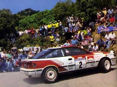 Carlos Sainz - Luís Moya
34º Tour de Corse - Rallye de France 1990. Toyota Celica GT-4 -ST165- (K-AM 8133). Clasificado 2º.

Del 6 al 9 de Mayo, Ajaccio, Córcega, Francia.
Superficie: asfalto.

El Rally tenia un total de 1,397.18 Km de los que 602.25 Km divididos en 30 tramos, eran especiales.

Se inscribieron 97 equipos, tomaron la salida 94, finalizaron 48.@
Palabras clave: ;Toyota;Celica;Corcega;1990;Corse