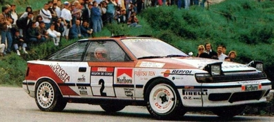 Carlos Sainz - Luís Moya
34º Tour de Corse - Rallye de France 1990. Toyota Celica GT-4 -ST165- (K-AM 8133). Clasificado 2º.

Del 6 al 9 de Mayo, Ajaccio, Córcega, Francia.
Superficie: asfalto.

El Rally tenia un total de 1,397.18 Km de los que 602.25 Km divididos en 30 tramos, eran especiales.

Se inscribieron 97 equipos, tomaron la salida 94, finalizaron 48.@
Palabras clave: ;Toyota;Celica;Corcega;1990;Corse