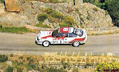 Carlos Sainz Cenamor - Luís Rodríguez Moya
34º Tour de Corse - Rallye de France 1990. Toyota Celica GT-4 (ST165). Clasificado 2º.
El Rally tenia un total de 1,397.18 Km de los que 602.25 Km divididos en 30 tramos, eran especiales.
Se inscribieron 97 equipos, tomaron la salida 94, finalizaron 48.@
Palabras clave: ;Toyota;Celica;Corcega;1990;Corse